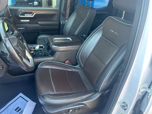 Used 2022 GMC Sierra 1500 Denali w/ Denali Reserve Package image 16
