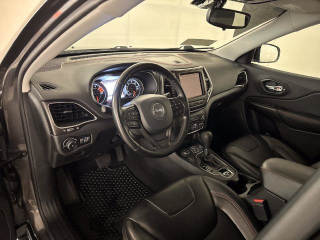 Used 2021 Jeep Cherokee Trailhawk AWD/4WD image 4