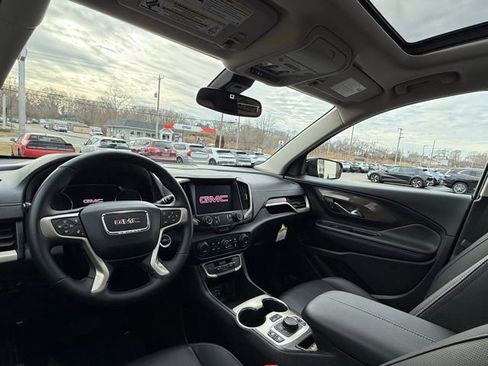 Used 2023 GMC Terrain Denali w/ Black Diamond Edition image 24