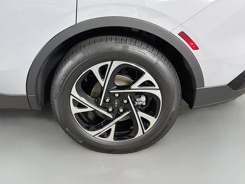 Certified 2026 Lincoln Nautilus Premier AWD/4WD image 36