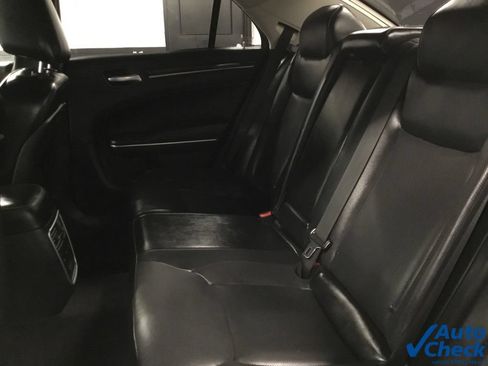Used 2017 Chrysler 300 C AWD/4WD image 30