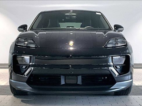 Used 2024 Porsche Macan 4 Electric image 13