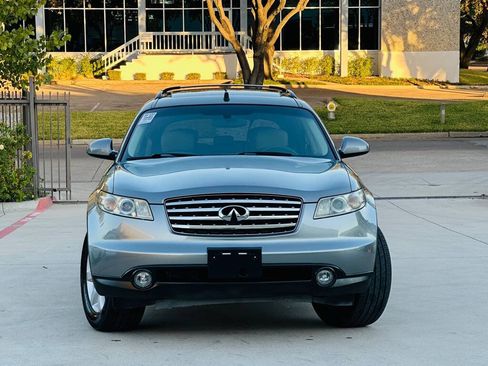 Used 2004 INFINITI FX35 2WD w/ Technology Pkg image 3
