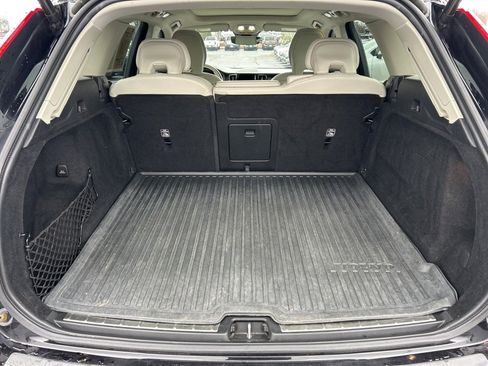 Used 2022 Volvo XC60 B5 Inscription w/ Advanced Package image 15