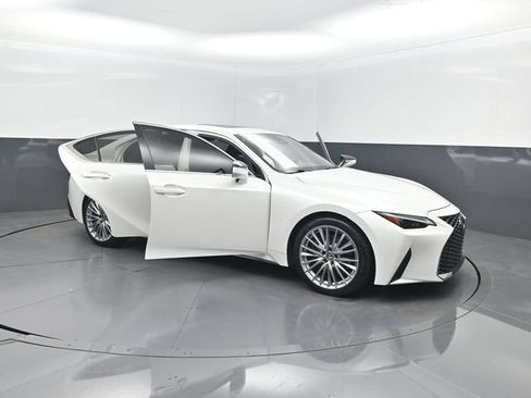 Used 2022 Lexus IS 300 w/ Premium Package RWD image 37