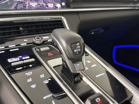 Certified 2023 Porsche Panamera Platinum Edition image 34