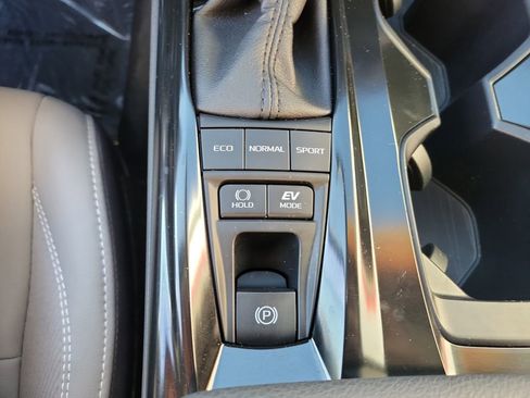 Used 2025 Toyota Camry LE image 24