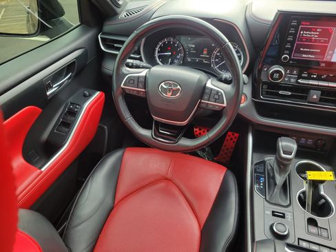 Used 2022 Toyota Highlander XSE image 15