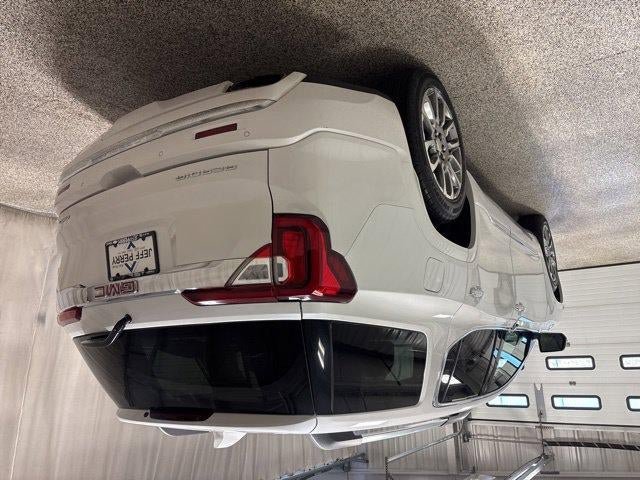 Used 2023 GMC Acadia Denali w/ Denali Ultimate Package AWD/4WD image 6