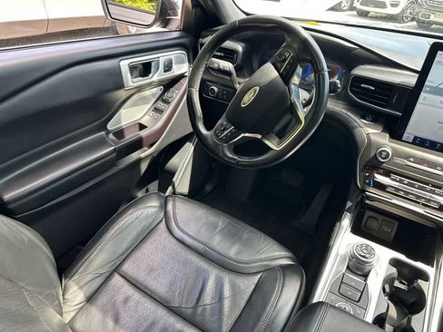 Used 2020 Ford Explorer Platinum w/ Premium Technology Package AWD/4WD image 23