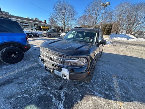 Used 2025 Ford Bronco Sport Badlands image 3