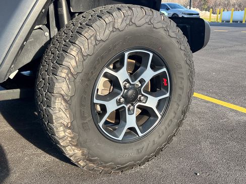 Used 2022 Jeep Wrangler Rubicon w/ Cold Weather Group image 7