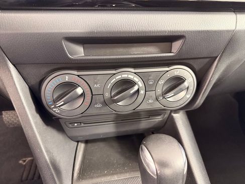 Used 2014 MAZDA MAZDA3 i Sport FWD image 22