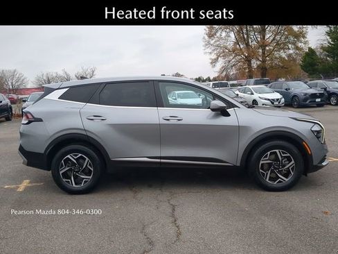 Used 2023 Kia Sportage LX image 3