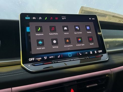 New 2026 Volkswagen Tiguan SE R-Line image 10