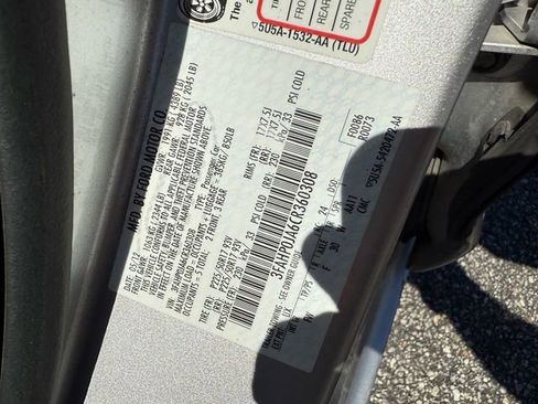 Used 2012 Ford Fusion SEL image 24