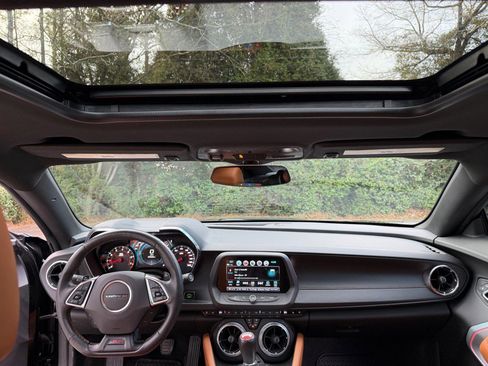 Used 2018 Chevrolet Camaro SS image 27