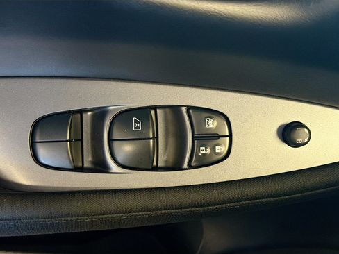 Used 2025 Nissan Leaf S FWD image 15