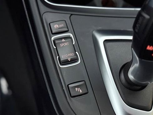 Used 2018 BMW 320i xDrive 320i xDrive image 23