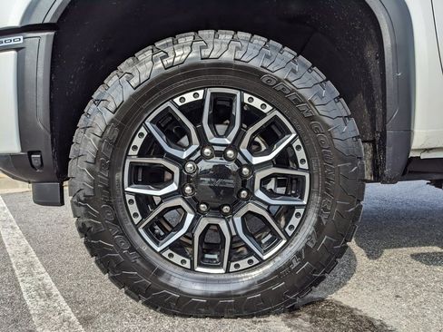 Used 2024 GMC Sierra 2500 Denali w/ Denali Reserve Package image 8