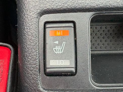 Used 2020 Nissan Rogue SV FWD image 20