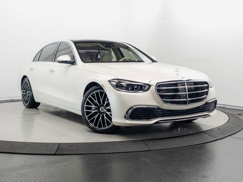 Used 2023 Mercedes-Benz S 580 4MATIC Sedan image 1