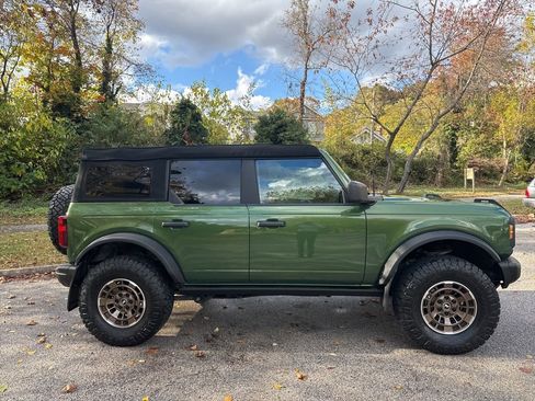 Used 2023 Ford Bronco Black Diamond image 10