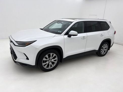 Used 2024 Toyota Grand Highlander AWD image 5