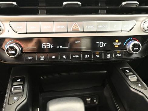 Used 2023 Kia Telluride EX w/ EX Captain's Chair Package FWD image 13