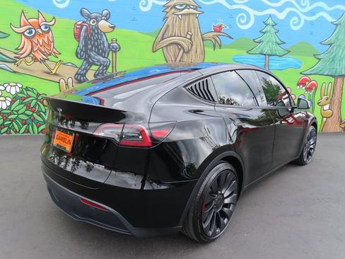 Used 2025 Tesla Model Y Performance AWD/4WD image 5