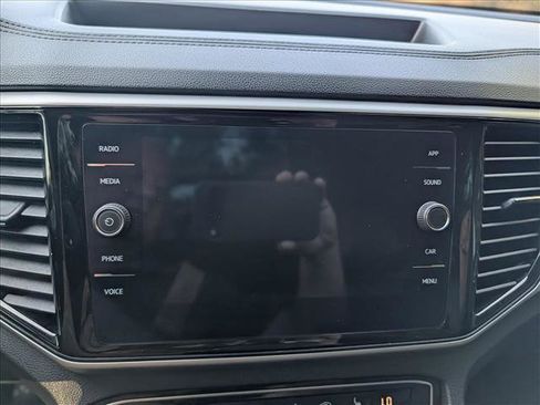 Certified 2023 Volkswagen Atlas Cross Sport SE w/ Panoramic Sunroof Package FWD image 35