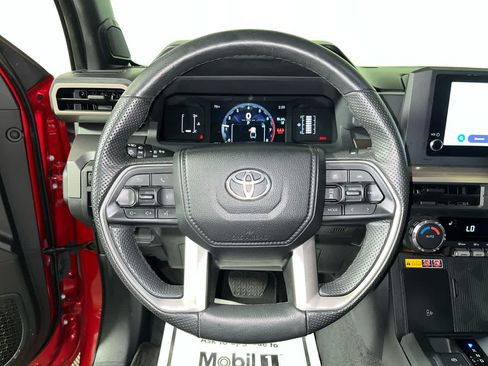 Used 2024 Toyota Tacoma SR5 AWD/4WD image 16