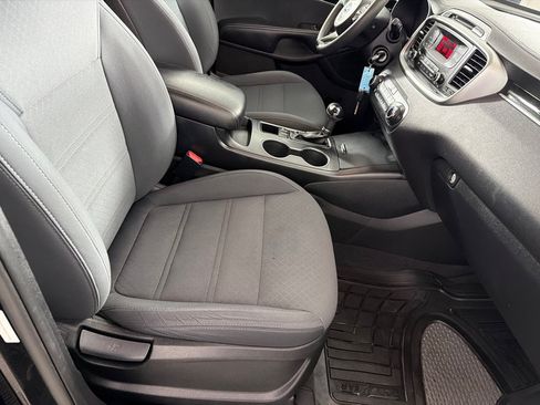 Used 2016 Kia Sorento L FWD image 22