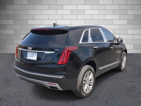 Used 2022 Cadillac XT5 Premium Luxury w/ LPO, Premium Carpet Package FWD image 5
