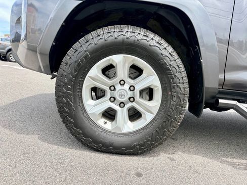 Used 2015 Toyota 4Runner SR5 Premium AWD/4WD image 40