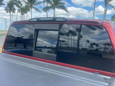 Used 2017 Nissan Titan SV image 10