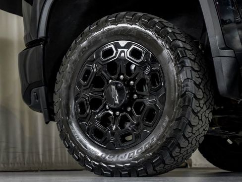 Used 2022 Chevrolet Silverado 2500 LTZ w/ LTZ Plus Package image 56