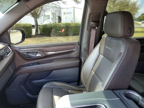 Used 2023 GMC Yukon XL Denali w/ LPO, Floor Liner Package image 95