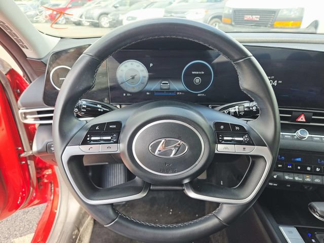 Used 2023 Hyundai Elantra SEL w/ Convenience Package FWD image 15