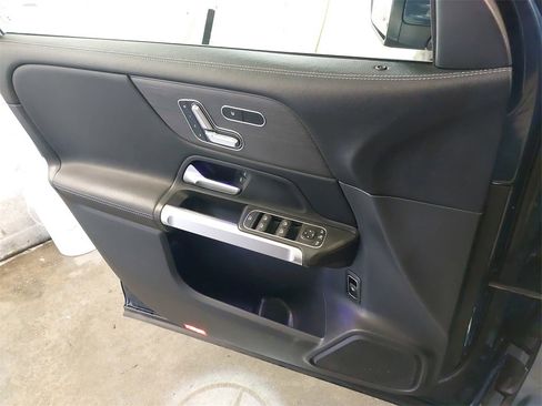 Used 2022 Mercedes-Benz GLB 250 GLB 250 image 23