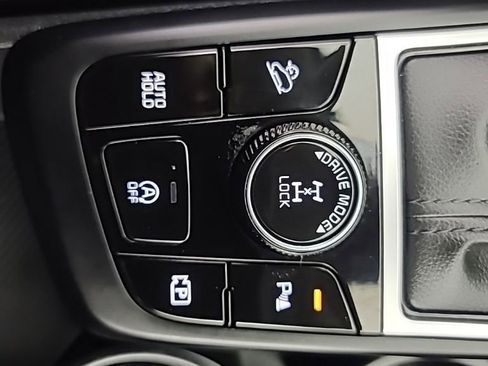 Used 2025 Kia Sportage LX AWD/4WD image 36