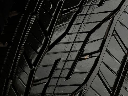 Certified 2024 Chevrolet Traverse RS w/ LPO, Floor Liner Package image 10