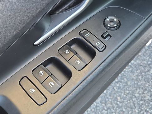 Used 2021 Hyundai Elantra SEL w/ Convenience + Premium Package image 16