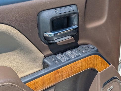 Used 2018 GMC Sierra 1500 SLT image 15