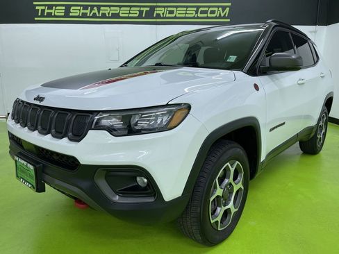 Used 2022 Jeep Compass Trailhawk image 5