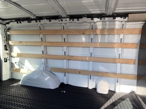 Used 2024 GMC Savana 2500 w/ Driver Convenience Package image 15