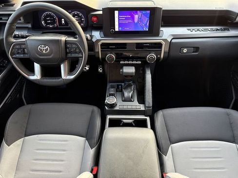 Used 2025 Toyota Tacoma TRD Sport AWD/4WD image 9