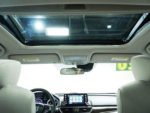 Used 2020 Honda Accord EX image 21