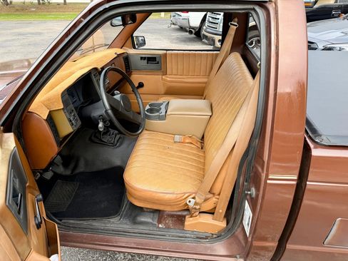 Used 1988 Chevrolet S10 Pickup 2WD Regular Cab image 4