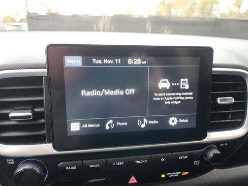 Certified 2024 Hyundai Venue SEL image 33